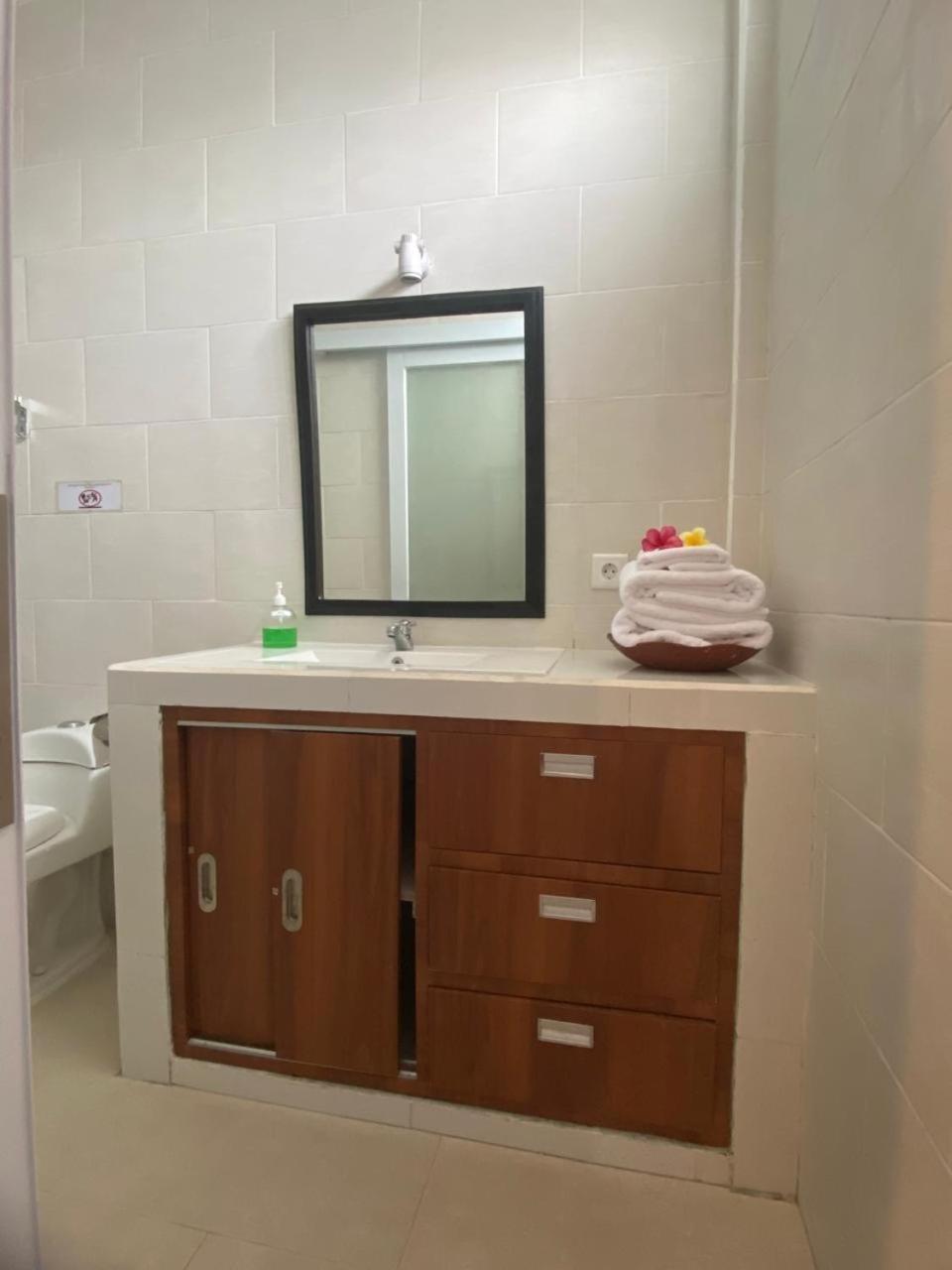 Manis Guest House Seminyak  Ngoại thất bức ảnh